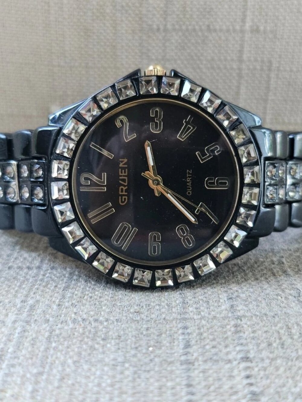 Vintage Gruen Wristwatch Black Metal Bracelet Crystals Accent Bezel Analog